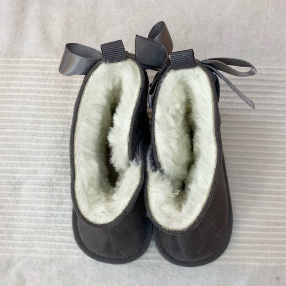 Ugg Style Boots With Bows by Joe Fresh - Picture 9 of 11